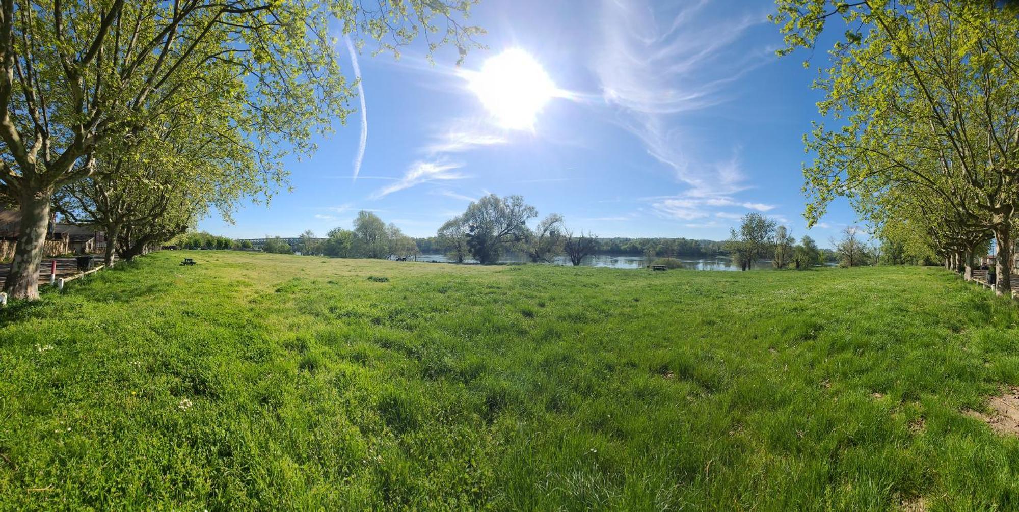 Hébergement de vacances Maison En Bord De Saone. Belleville-sur-Saône